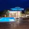 Hidden Gem Villa by aneo travel - 特罗吉尔