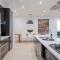 Castle - Pet Friendly, City Fringe, Office, Garage