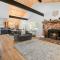 Bear Mountain Chalet w views, Hot Tub, and Games! - بيغ بير لاكي