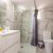 Modern 2BR Steps from Beach - Oroklini