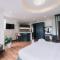 N Queen Apartment Hotel