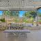 Infinity Villa with Pool, BBQ and Ping-Pong Table, 2km from the beach