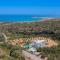 Infinity Villa with Pool, BBQ and Ping-Pong Table, 2km from the beach