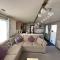 Elan Gold 2bedroom with Bath by Main Complex,West Sands - 塞尔西
