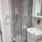 Blue moon ensuite - Netherton