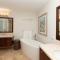 South Bay Beach Club 14 - 4 Bedroom 4 Bathroom Unit - جورج تاون