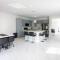 Sleek & Modern Townhome Shared Backyard Oasis - ميامي