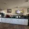 Econo Lodge Inn & Suites Southeast