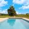 Charming Holiday Home with Private Pool - Hautefort
