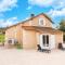 Charming Holiday Home with Private Pool - Hautefort