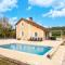 Charming Holiday Home with Private Pool - Hautefort