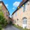Charming Holiday Home with Private Pool - Hautefort