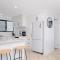 Luna Blu & The Beach Loft Yeppoon- Private Apartments