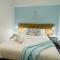 Modern unit, Pool, Gym, kitchen & CBD location