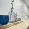 Modern unit, Pool, Gym, kitchen & CBD location