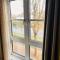 2 Bedroom Flat with River View - Reading