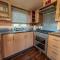 Homely 8 Berth Caravan Near To The Beach At Naze Marine Holiday Park, Ref 17140P - 内兹岬附近沃尔顿