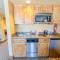 Studio 153 at Perfect Location w Pool & Hot Tub - كريستيد بات