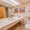 Studio 153 at Perfect Location w Pool & Hot Tub - كريستيد بات