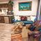 The Glam Room - Bohemian Glam style suite in Historic Jefferson Tx - Jefferson