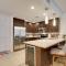 Mid-Century Modern Phoenix Condo, Walk to High St!