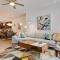 Mid-Century Modern Phoenix Condo, Walk to High St!