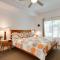 Mid-Century Modern Phoenix Condo, Walk to High St!