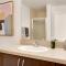 Mid-Century Modern Phoenix Condo, Walk to High St!