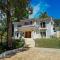 Modern 6 Br Villa With Hot Tub