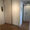 Appartement 3 pièces avec parking couvert gratuit.