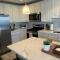 Spacious 2Nd Floor Unit In Brant Beach - Brighton Beach