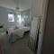 Luxury Riverside 2 bedroomed Apartment with Balcony - Newport