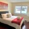 Spacious 6 beds 3 baths home in Central WiFi parking AC - 埃德蒙顿