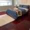 Spacious 6 beds 3 baths home in Central WiFi parking AC - 埃德蒙顿