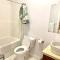 Spacious 6 beds 3 baths home in Central WiFi parking AC - 埃德蒙顿