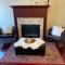 Spacious 6 beds 3 baths home in Central WiFi parking AC - 埃德蒙顿