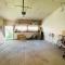Spacious 6 beds 3 baths home in Central WiFi parking AC - 埃德蒙顿