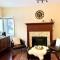 Spacious 6 beds 3 baths home in Central WiFi parking AC - 埃德蒙顿