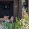 Arlo Beach House - Beachside, Pet Friendly, Fireplace
