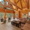 Timber Lodge HUGE Log Cabin with Hot Tub - بيغ بير لاكي
