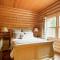 Fiddler Lake Resort Chalet 96 Elk