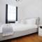 Pembroke View by N And N Stays, spacious & modern executive apartment in grade 2 listed building, close to centre, perfect location while visiting the city or working in the area - Bristol