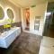 Cheviot House Gallery And Guest Rooms - 伍勒