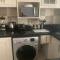 Kingston Serenity Suite - 2BR Gated Escape with Pool - كينغستون