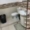 Kingston Serenity Suite - 2BR Gated Escape with Pool - كينغستون