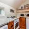 Cosy Cottage for Four, The Old Thatch, Bredon - Bredon