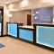 Holiday Inn Express Hotel & Suites Cincinnati-Blue Ash by IHG