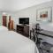 Holiday Inn Express Hotel & Suites Cincinnati-Blue Ash by IHG