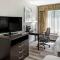 Holiday Inn Express Hotel & Suites Cincinnati-Blue Ash by IHG