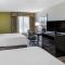 Holiday Inn Express Hotel & Suites Cincinnati-Blue Ash by IHG